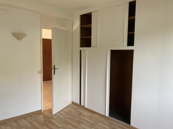 Appartement T3 à vendre ROUEN rive droite, surface habitable 75 m2 + cave + 2 places de parking.