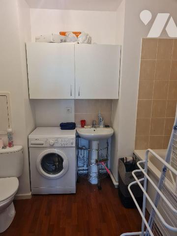 Dans un ensemble immobilier sis à DAMMARIE LES LYS 626 avenue du Colonel Fabien
Lot numéro SEP...