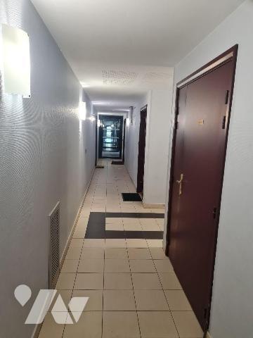 Dans un ensemble immobilier sis à DAMMARIE LES LYS 626 avenue du Colonel Fabien
Lot numéro SEP...