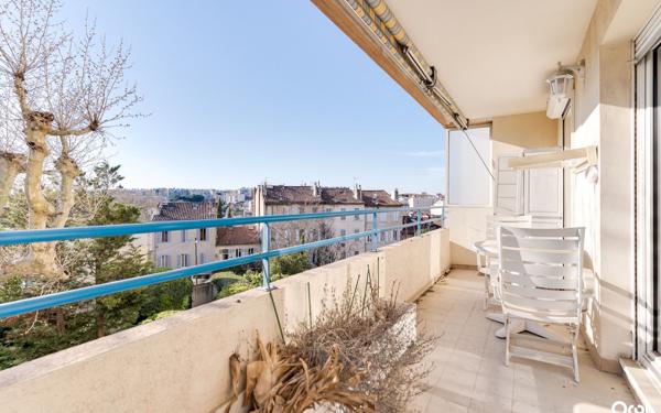 Appartement à vendre    3 pièces • 68 m2 Marseille 4