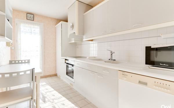 Appartement à vendre    3 pièces • 68 m2 Marseille 4