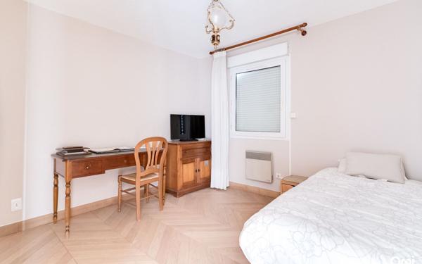 Appartement à vendre    3 pièces • 68 m2 Marseille 4