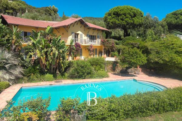 Rayol-Canadel-sur-Mer, Propriété 8 Chambres -  300 m² à vendre