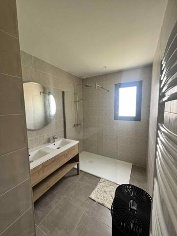 Maison  4 pièce(s)  3 chambre(s)  93 m²