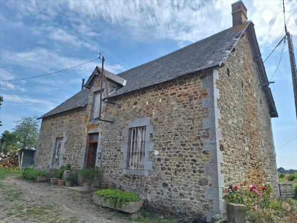 Une Maison d'habitation à rénover, comprenant :
- au rez de chaussée : 3 pièces principales of...