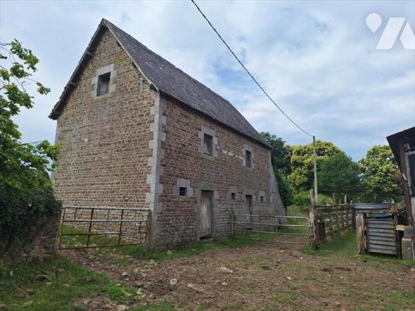 Une Maison d'habitation à rénover, comprenant :
- au rez de chaussée : 3 pièces principales of...