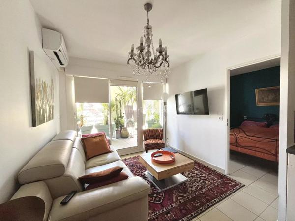Vente                                                      Appartement
                        
                     2 pièces                      43 m2                     à Martigues