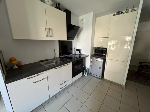 Vente                                                      Appartement
                        
                     2 pièces                      43 m2                     à Martigues