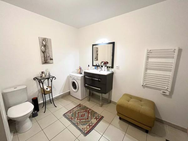 Vente                                                      Appartement
                        
                     2 pièces                      43 m2                     à Martigues
