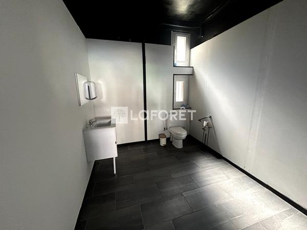 Location local commercial Flers - 84 m² - 1 338 €/mois