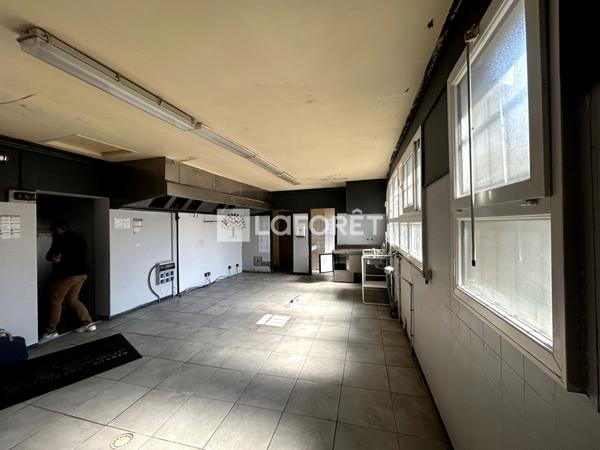 Location local commercial Flers - 84 m² - 1 338 €/mois