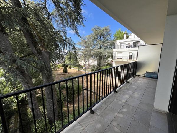 Appartement T3 de 75m2 Haut-Pavés cave stationnement, Nantes 44000