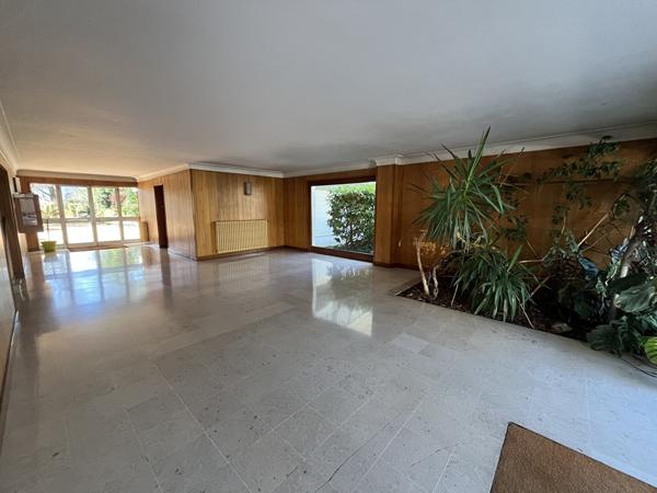 Appartement T3 de 75m2 Haut-Pavés cave stationnement, Nantes 44000