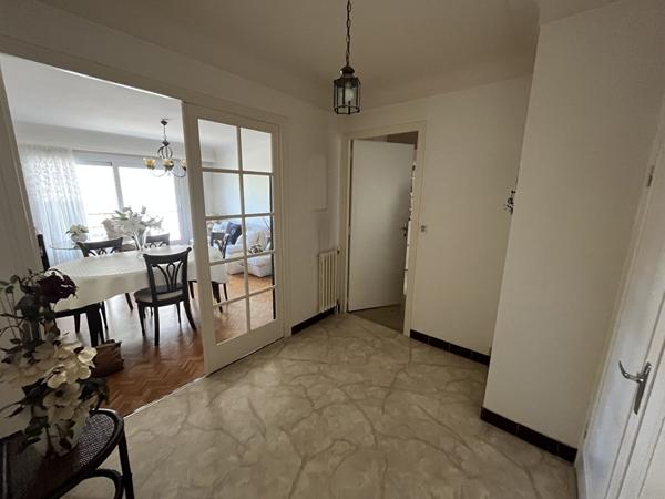 Appartement T3 de 75m2 Haut-Pavés cave stationnement, Nantes 44000