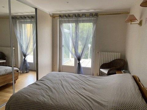 MAISON T6 AVEC GRAND TERRAIN ET GARAGE