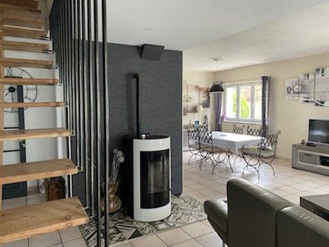 MAISON T6 AVEC GRAND TERRAIN ET GARAGE