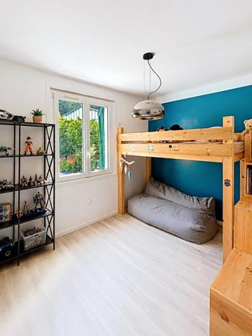 Maison familiale entièrement rénovée - Garage - Piscine