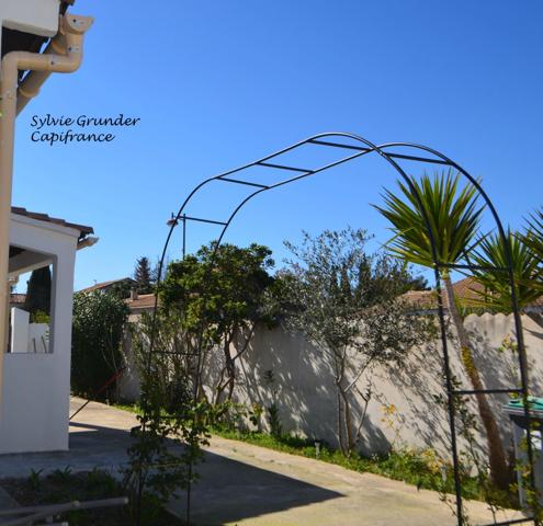 Maison de plain-pied 5 pièces avec piscine, St Victoret