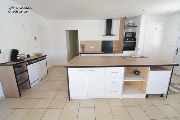 Maison de plain-pied 5 pièces avec piscine, St Victoret