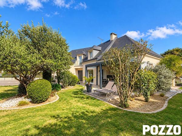 A Vendre - Avranches - Maison 9 pièce(s) 195.82 m² + spa de nage + géothermie + DPE B + aucun travaux AVRANCHES