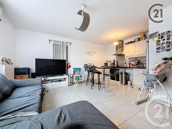 Appartement F3 à vendre  3 pièces - 56 m2 LIEUSAINT - 77