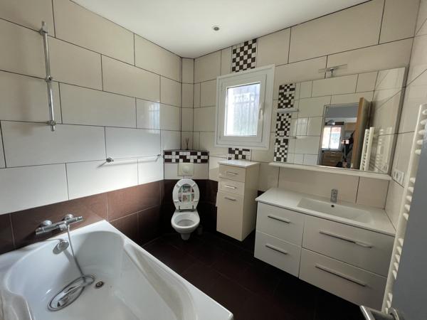 ANDON – SPACIEUSE MAISON FAMILIALE DE 141 M² AVEC DOUBLE GARAGE, TERRASSES ET BELLE EXPOSITION