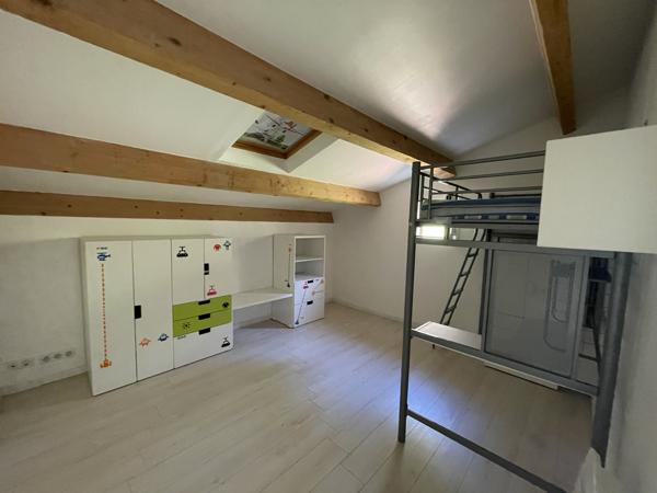 ANDON – SPACIEUSE MAISON FAMILIALE DE 141 M² AVEC DOUBLE GARAGE, TERRASSES ET BELLE EXPOSITION