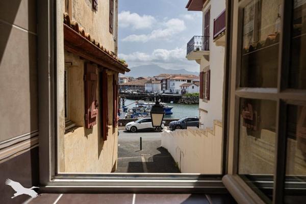 Appartement à vendre |                                       Saint-Jean-de-Luz |                                        3 pièces  |  85 m²