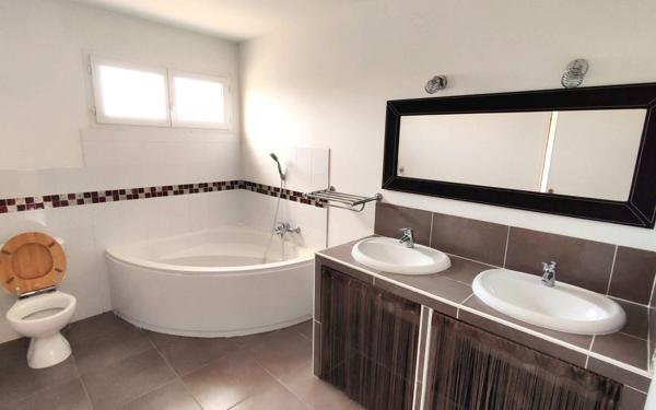 Maison à vendre    4 pièces • 101,63 m2 Bages