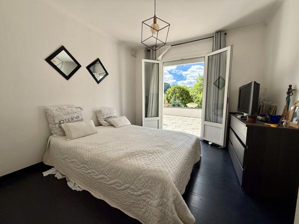 TARARE - MAISON DE PLAIN PIED 3 CHAMBRES & TERRAIN