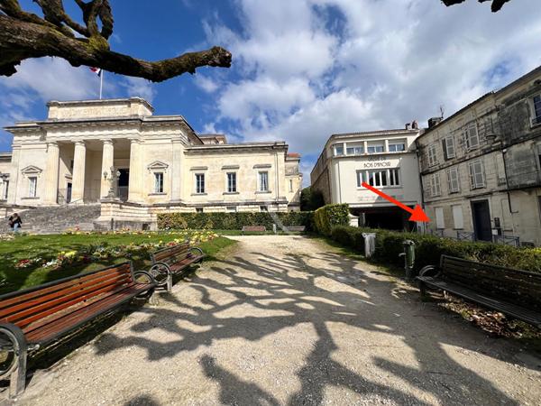 Bureaux Saintes 5 pièce(s) 90 m2