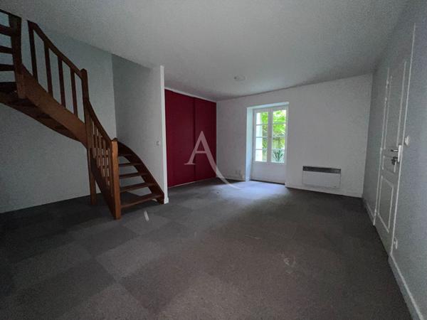 Bureaux Saintes 5 pièce(s) 90 m2