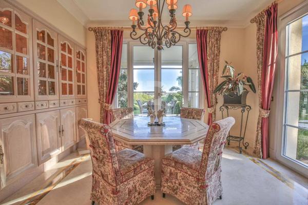Magnifique villa à vendre en exclusivité avec vue mer et le Cap D’Antibes