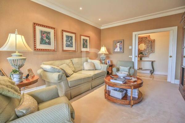 Magnifique villa à vendre en exclusivité avec vue mer et le Cap D’Antibes