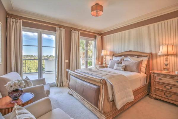 Magnifique villa à vendre en exclusivité avec vue mer et le Cap D’Antibes