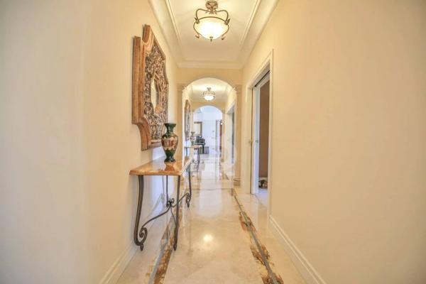 Magnifique villa à vendre en exclusivité avec vue mer et le Cap D’Antibes