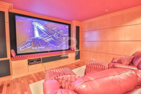 Magnifique villa à vendre en exclusivité avec vue mer et le Cap D’Antibes