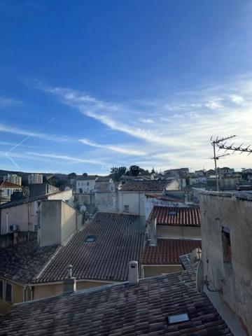 Location                                                      Appartement
                        
                     1 pièces                      19 m2                     à Aubagne