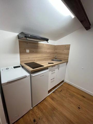 Location                                                      Appartement
                        
                     1 pièces                      19 m2                     à Aubagne
