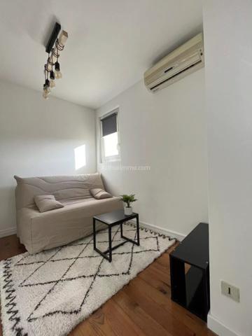 Location                                                      Appartement
                        
                     1 pièces                      19 m2                     à Aubagne