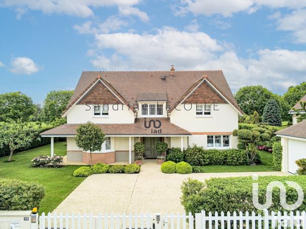 Maison 7 pièces de 267 m² à Bailly-Romainvilliers (77700)