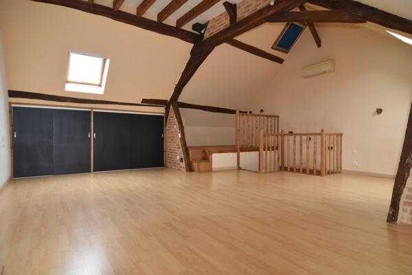 Maison pleine de charme avec atelier – Leugny