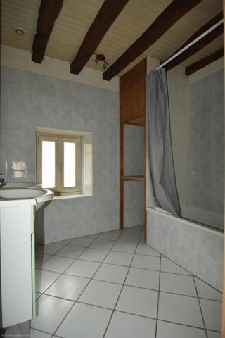 Maison pleine de charme avec atelier – Leugny