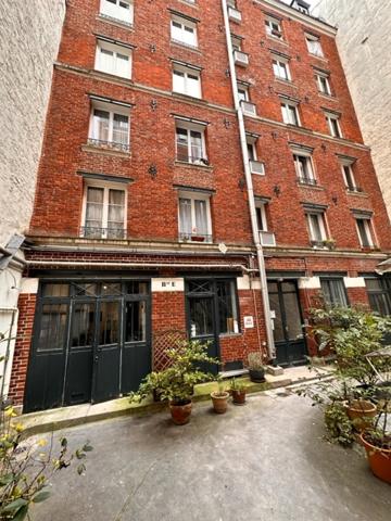 75011 - PARMENTIER / OBERKAMPF - Local Commercial/ Bureau Paris 11eme - 40m2