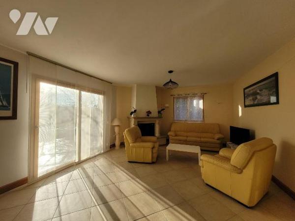 Maison à Vendre à Saint-Lunaire (35800) en Ille-et-Vilaine (35)

Cette maison dispose d'une s...