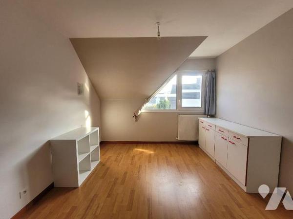 Maison à Vendre à Saint-Lunaire (35800) en Ille-et-Vilaine (35)

Cette maison dispose d'une s...