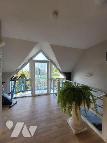 Maison à Vendre à Saint-Lunaire (35800) en Ille-et-Vilaine (35)

Cette maison dispose d'une s...