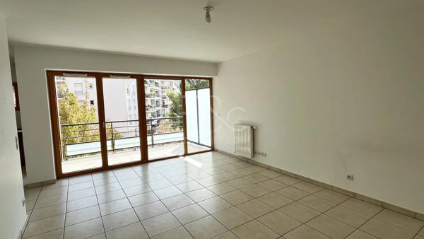 APPARTEMENT T3 A LOUER - VILLEURBANNE - 71.3 m 2 - 1 190 € charges comprises par mois