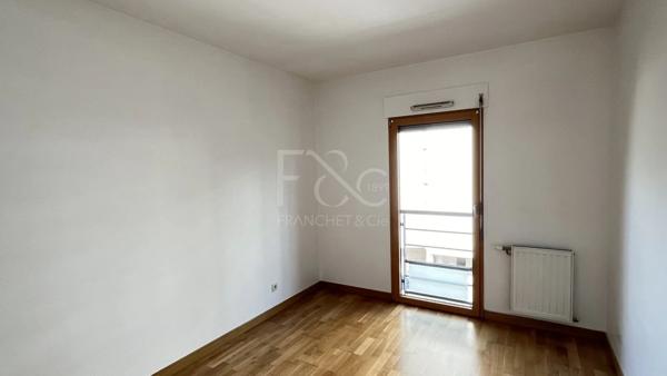 APPARTEMENT T3 A LOUER - VILLEURBANNE - 71.3 m 2 - 1 190 € charges comprises par mois