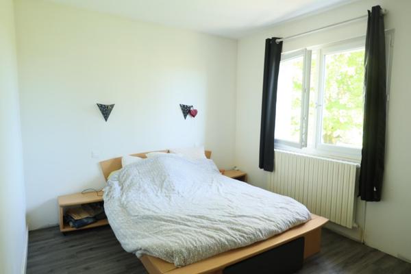 Maison 2 chambres avec garage et atelier sur terrain de 1700m2